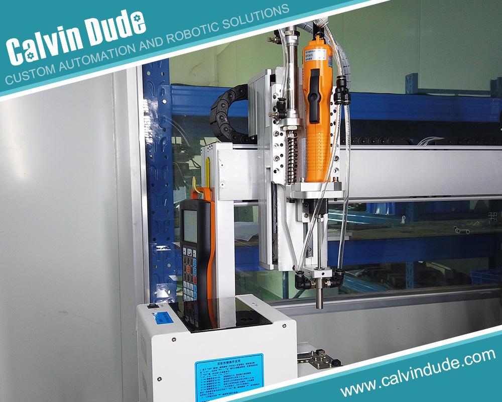 Sistemas de automatización industrial moderna y necesidad de máquinas automáticas de alimentación de tornillo.
